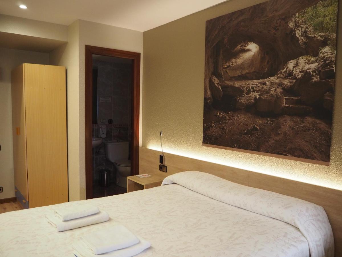 Hostal Acella Pamplona Exterior foto