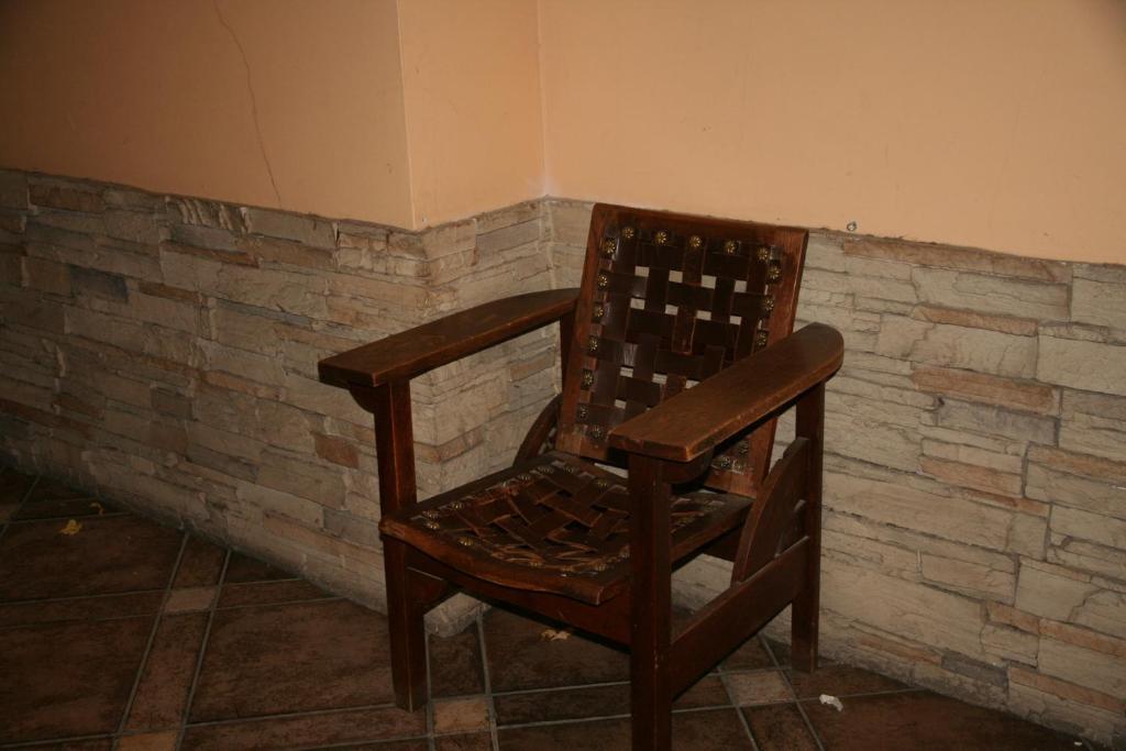 Hostal Acella Pamplona Exterior foto The chair used by the victims